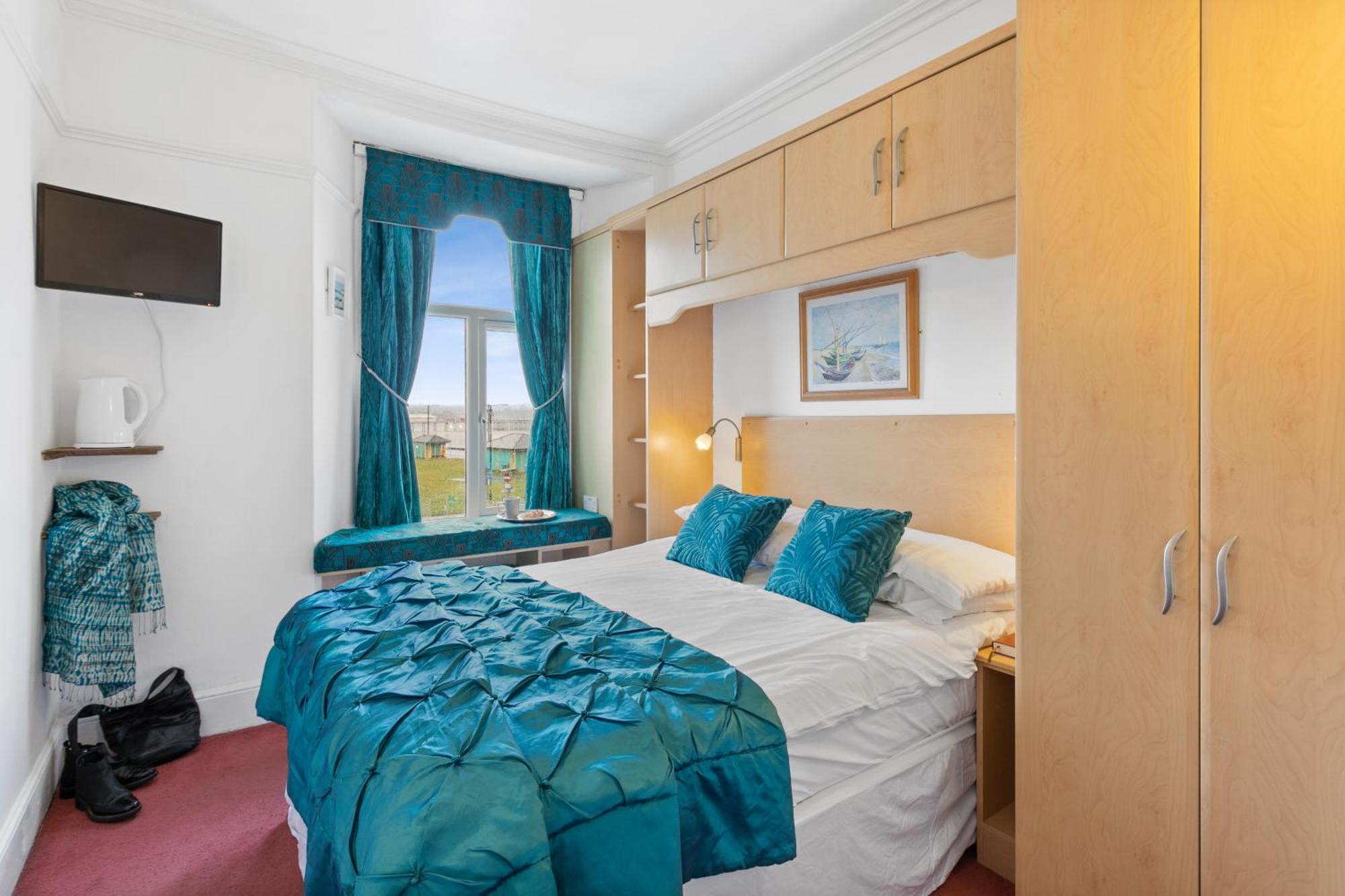Seaways Hotel Пейнтон Экстерьер фото