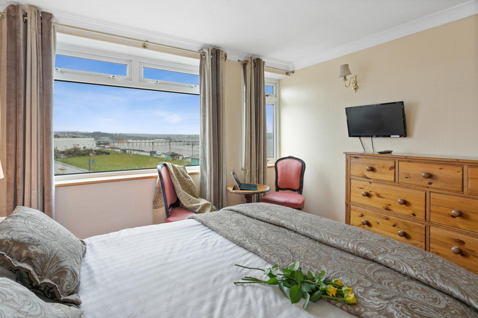 Seaways Hotel Пейнтон Экстерьер фото