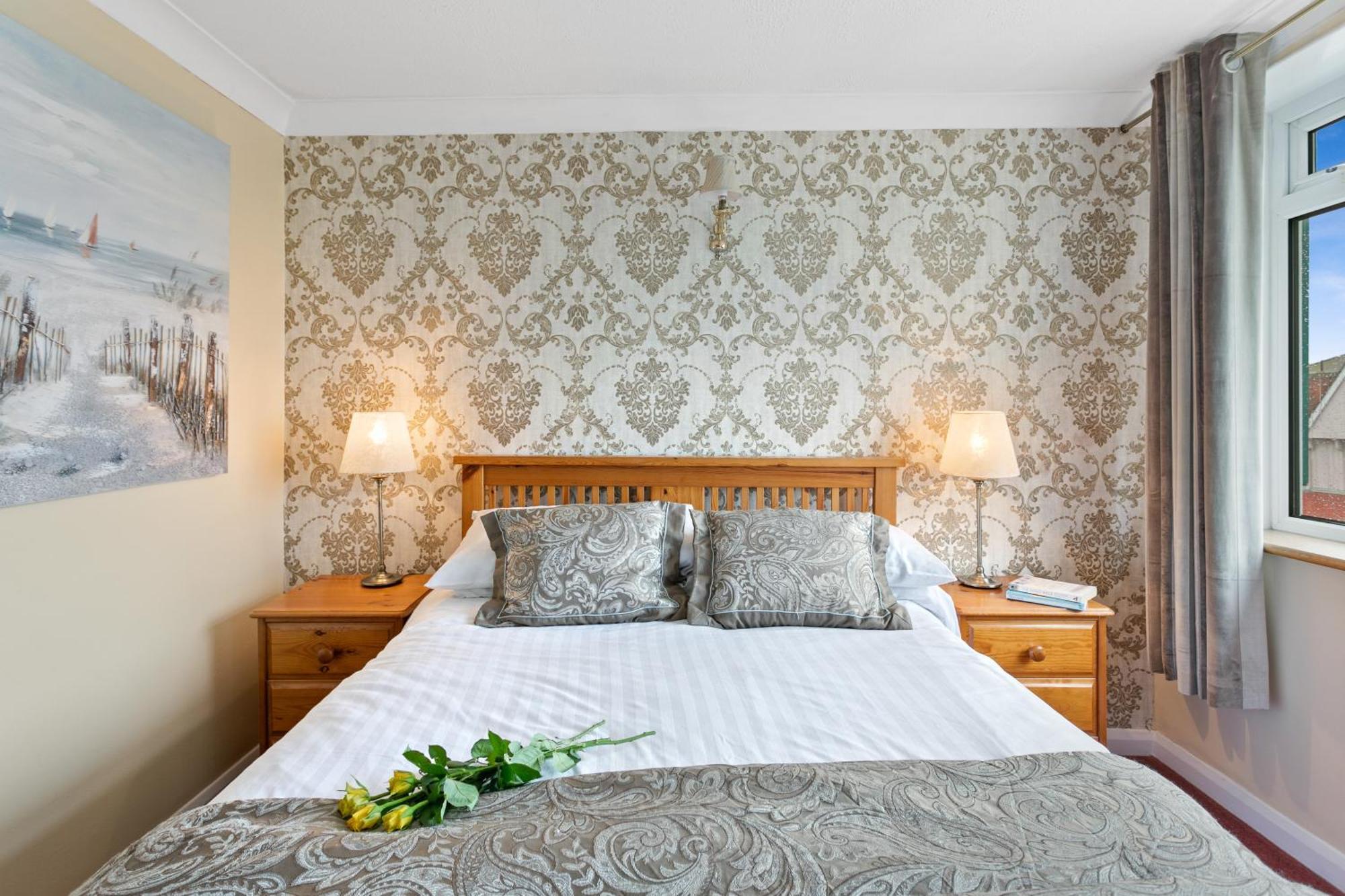 Seaways Hotel Пейнтон Экстерьер фото