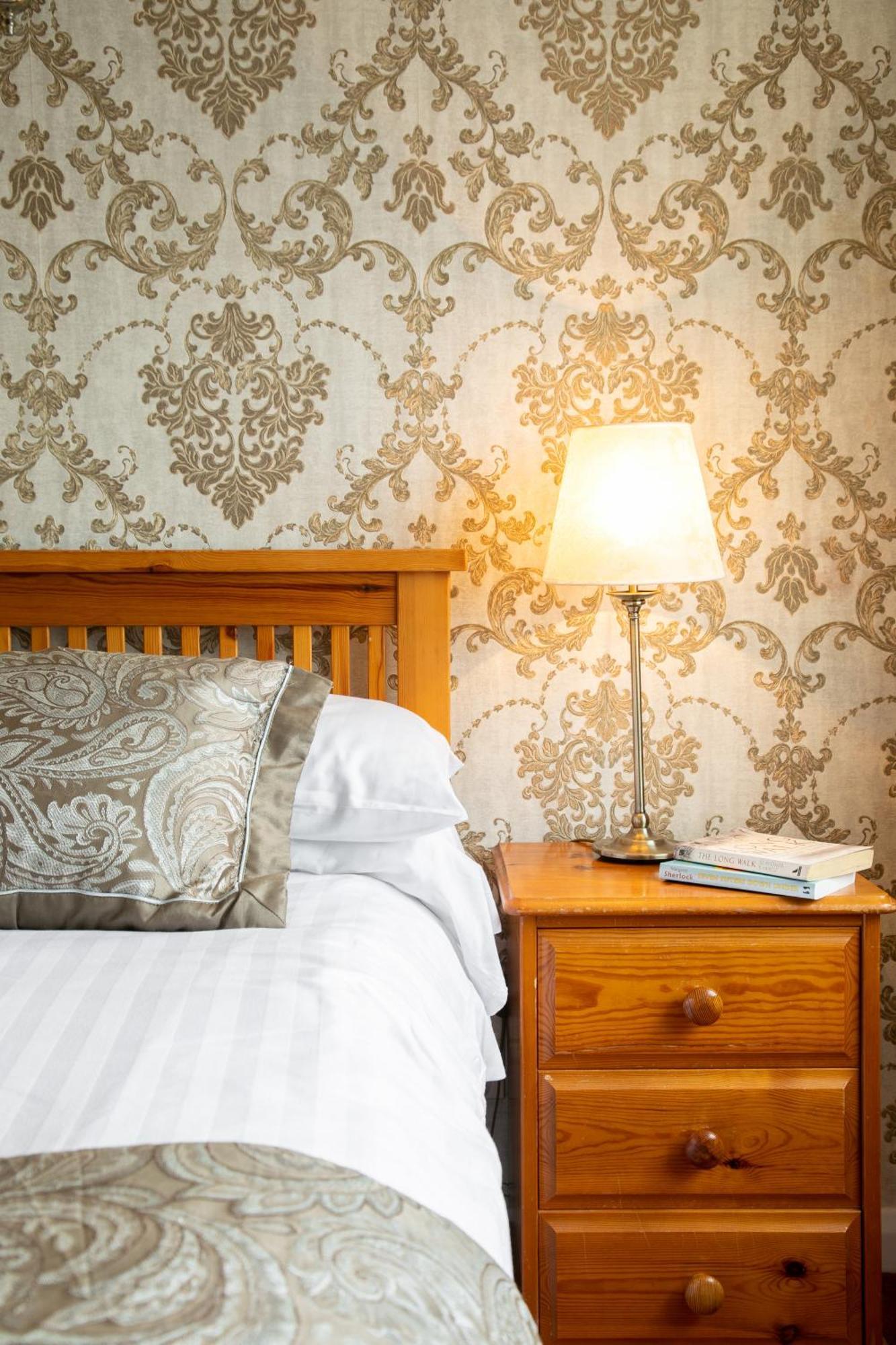 Seaways Hotel Пейнтон Экстерьер фото