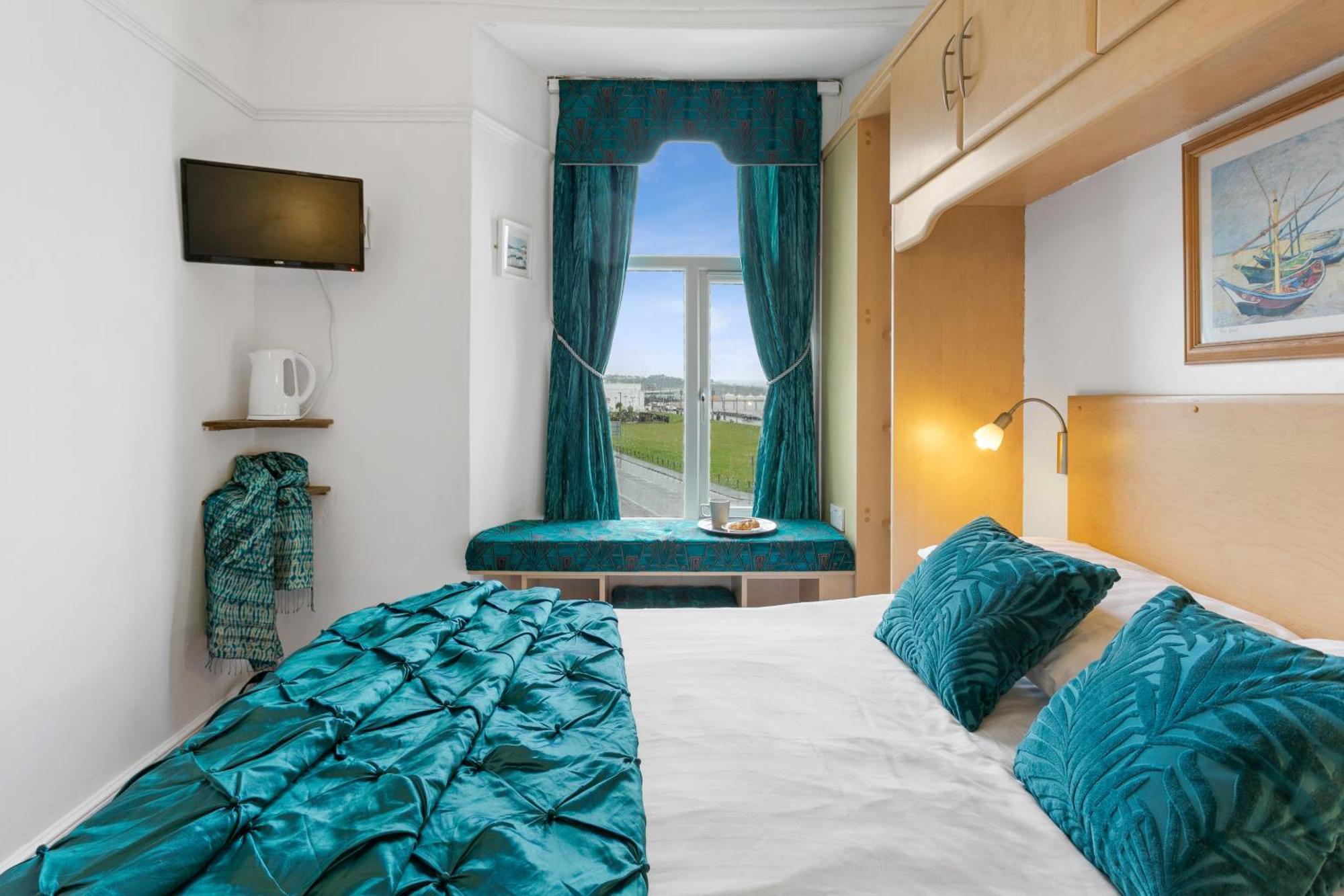 Seaways Hotel Пейнтон Экстерьер фото